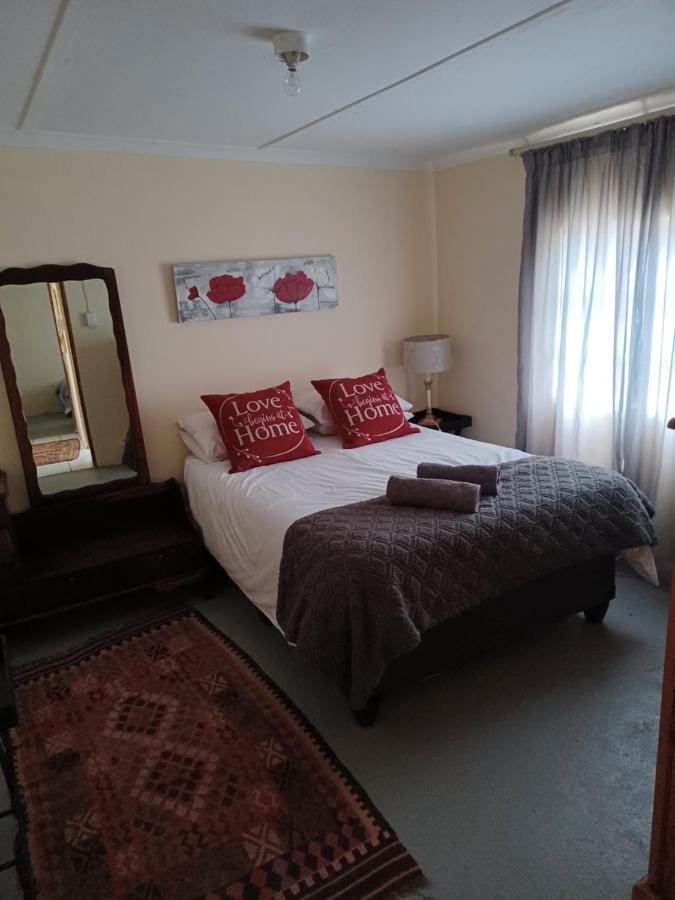 Апартаменты De Hoop Guest Farm Бофорт-Уэст Экстерьер фото